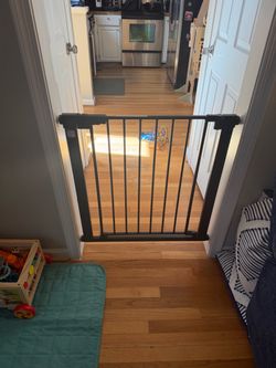 NEW IN BOX Colbabe Baby Safety Gate 29–42” – Black