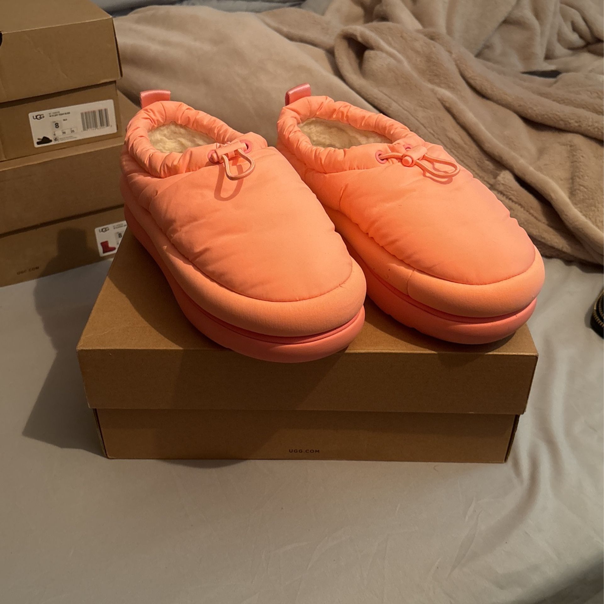 Womans Uggs SIZE 7