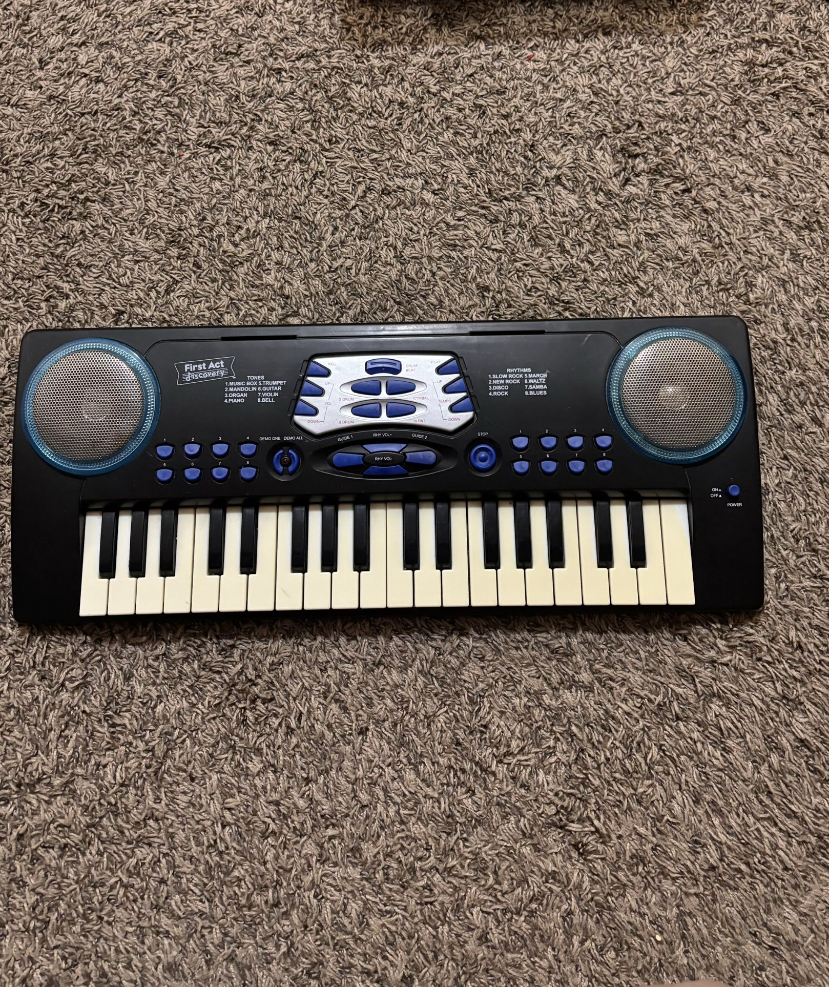 First Act Discovery 37 Keys Digital Keyboard Battery And charger