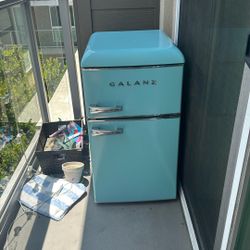 Galanz Mini Fridge