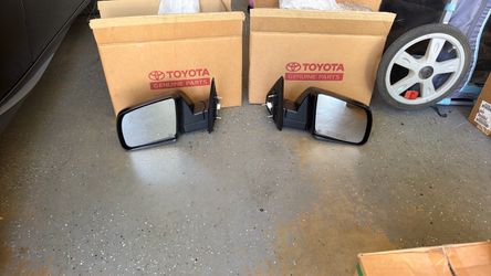New Genuine OEM Toyota Tundra Side Mirror Assemblies (Left & Right Pair) – 87940-0C221 & 87910-0C221