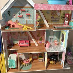 Large Doll House