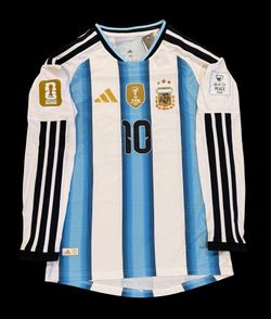 Argentina 2026 World Cup Messi #10 Large Long Sleeve Adidas Soccer Fits like Medium