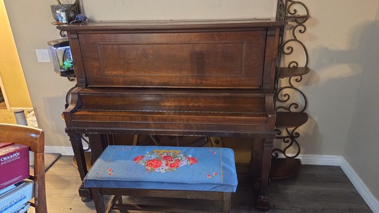 Richmond Indiana Upright Piano