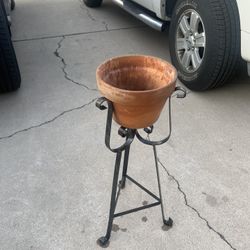Metal plant stand