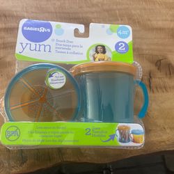 Set Of 2 No Mess Snack Cups