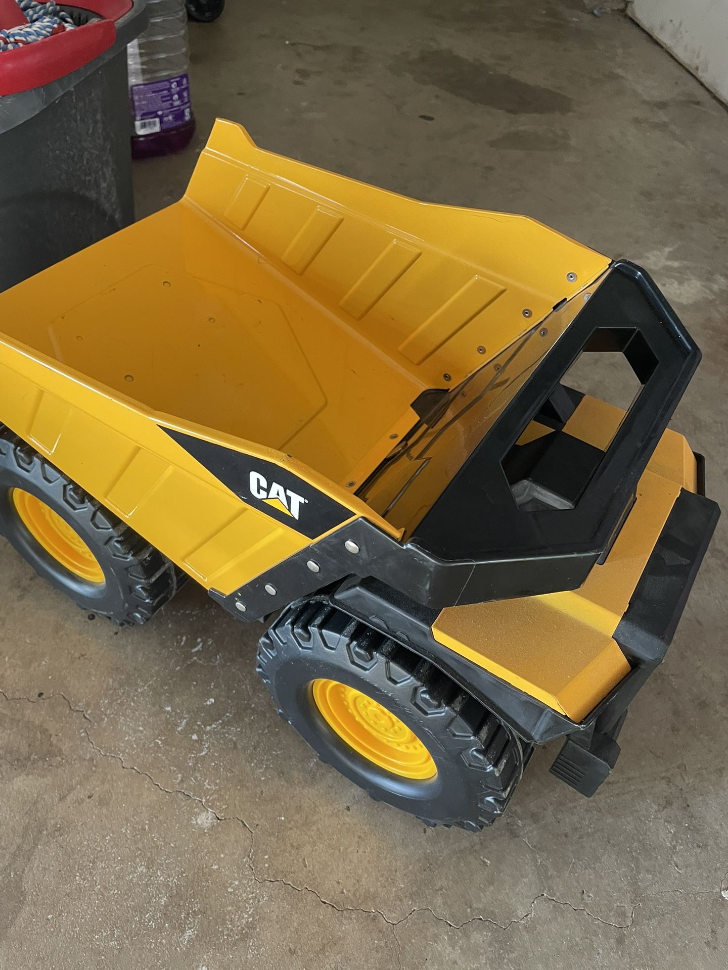 Cat Dump Truck Toy
