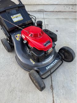 Lawnmower Honda comercial 216