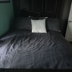 Queen Bedroom Set