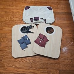 PORTABLE CORNHOLE SET