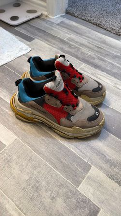 Triple S Balenciagas 42/9