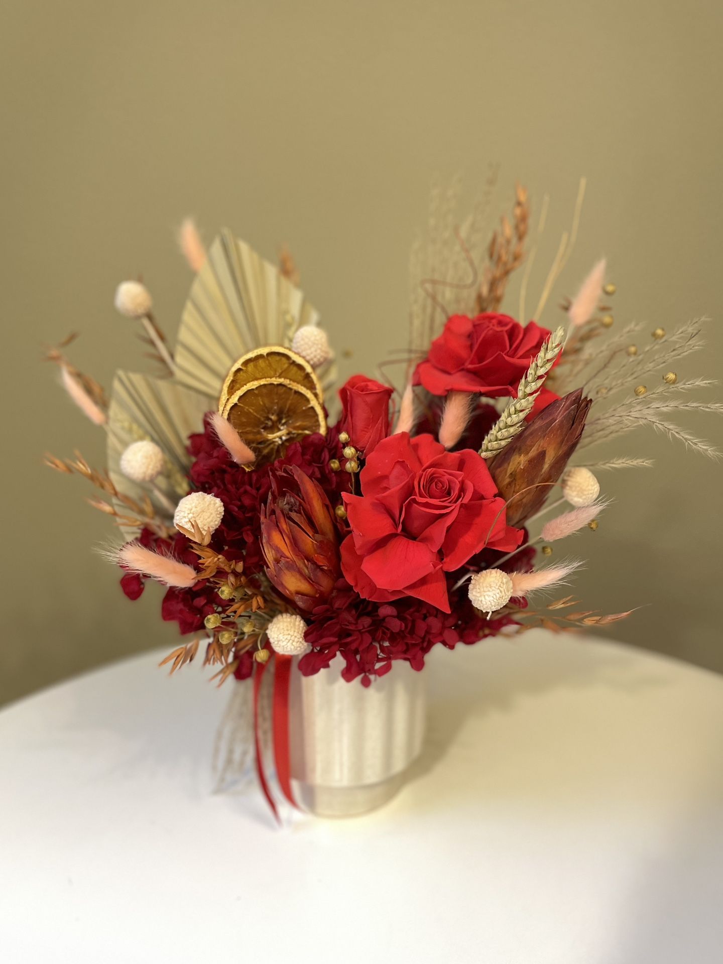 Natural dried flowers bouquets and arrangements 