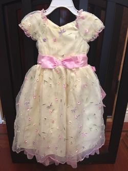 Girl's dress