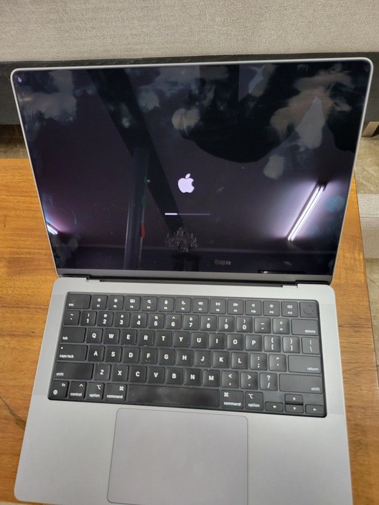 2024 Apple MacBook Pro 2025 16gb 256gb Ssd M3