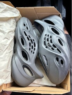 Yzy Foam Rnr ‘onyx’
