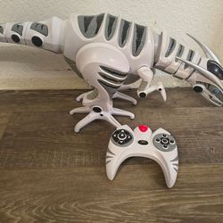Robotex remote control dinosaur Like New
