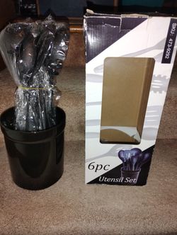 6 Piece Utensil Set W/ Ceramic Holder! New In The Box! 