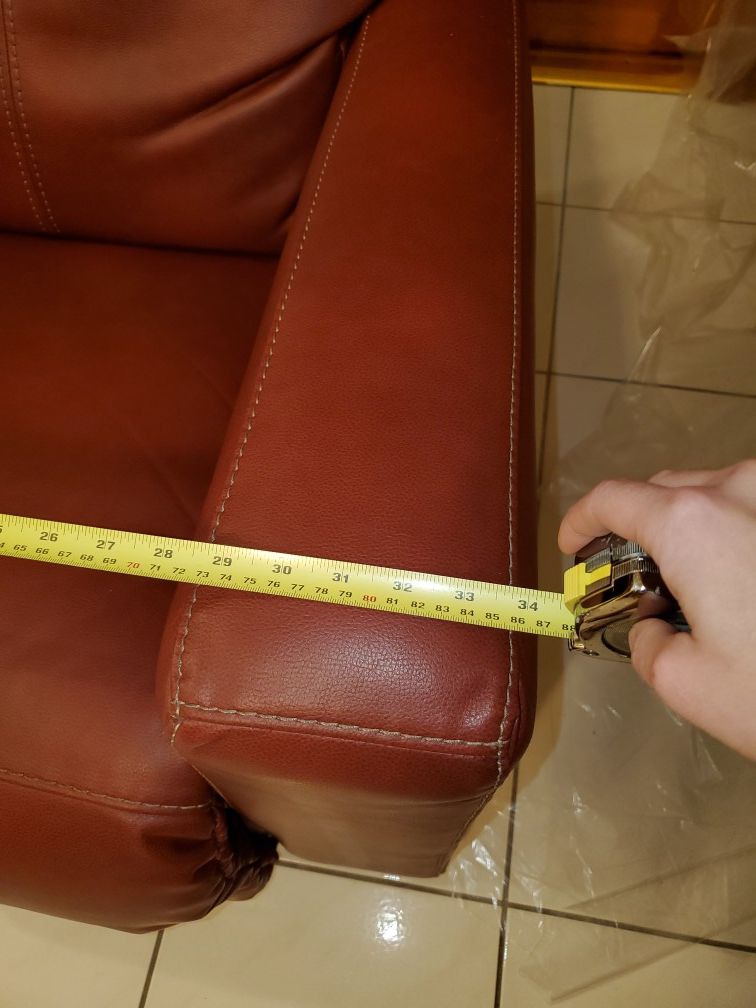 Lazboy Leather Recliner Sofa Chair "jaxx" burgundy for Sale in Miami