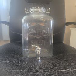 2 Gallon Drink Dispenser