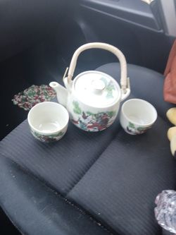 Asian Teapot and 2 Cups
