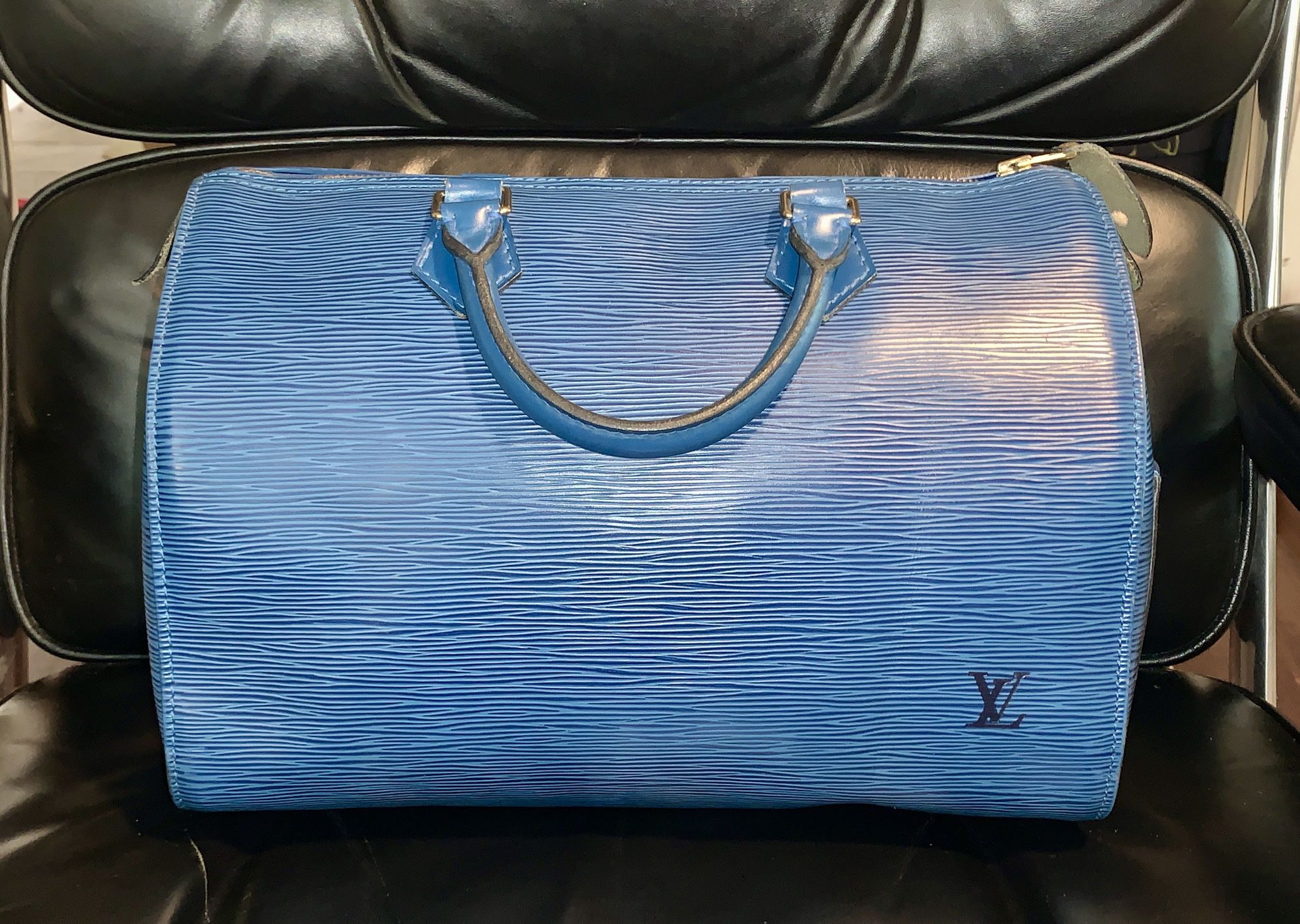 100% Authentic Louis Vuitton Speedy 30 In Toledo Blue Epi Vintage