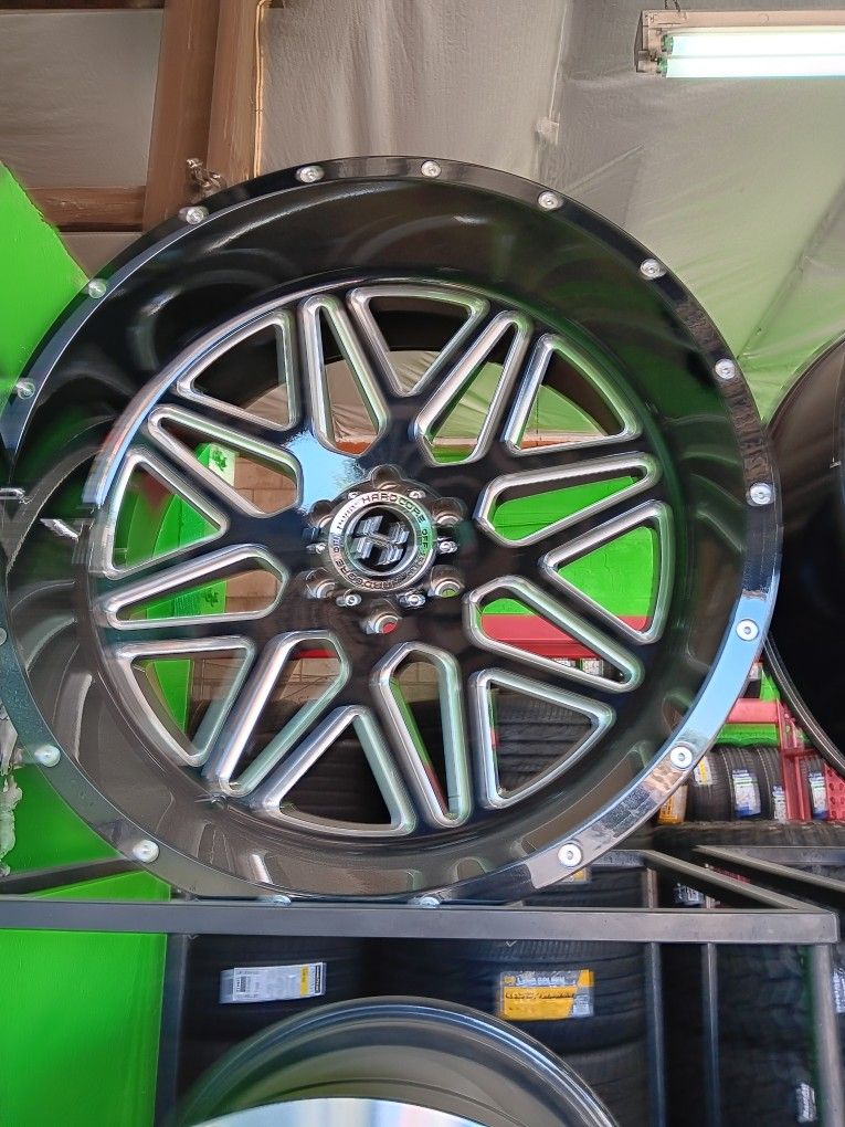 24X12 Hardcore Off-road Wheels 33 1250 24 Mt Tires