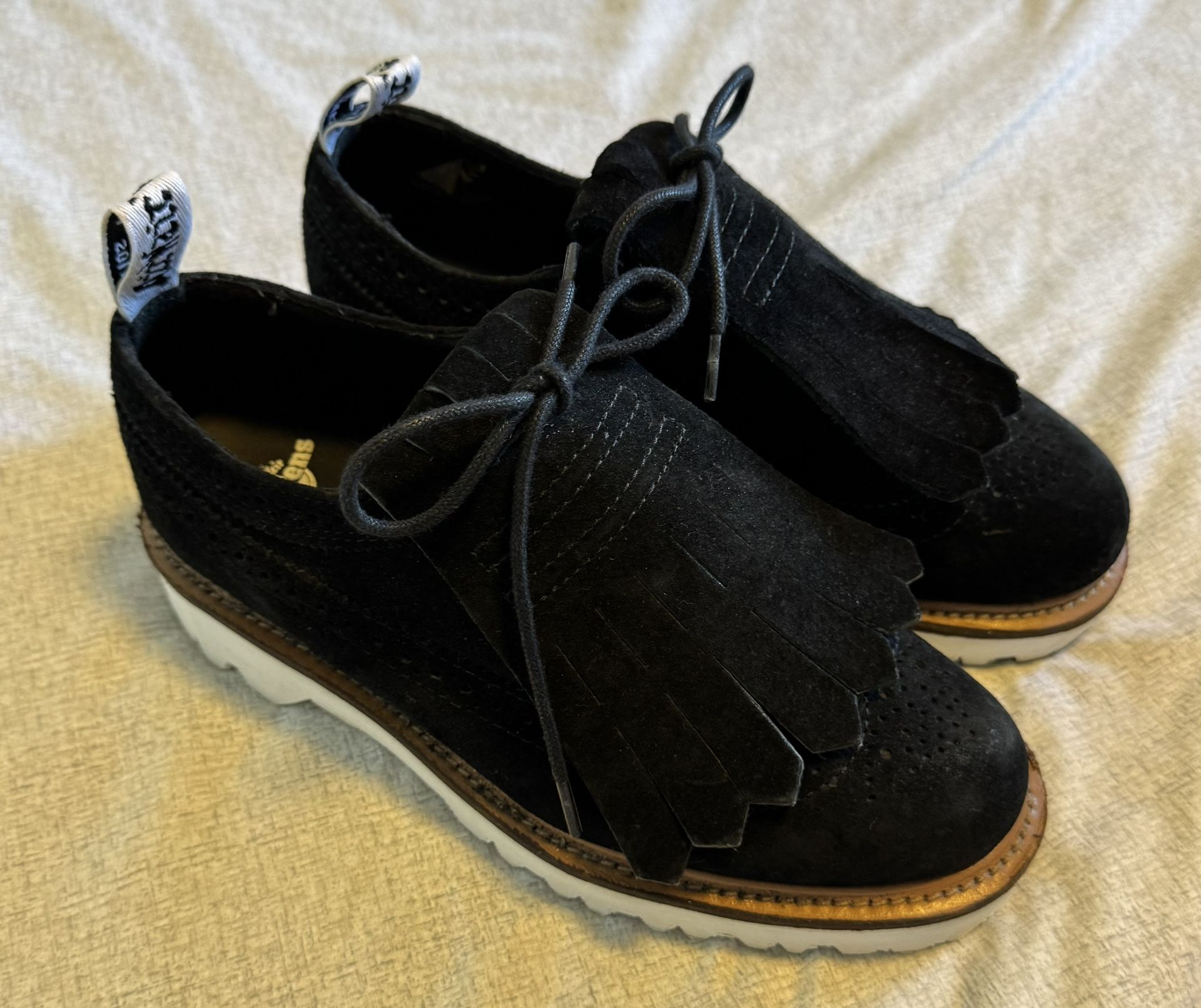 Dr. Martens Size 6 Women 3(contact info removed)2 Wingtip Shoes Oxford Fringe Black Used