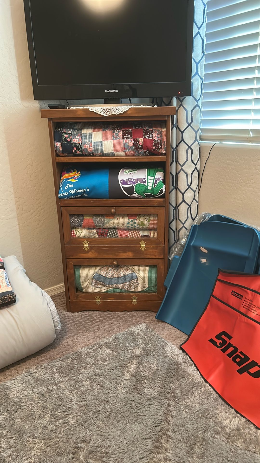 Shelve Stand With Potato Bin. Two On Bottom Are Spring Loaded. Dimension Is 22” X 41” X 12”. Very Nice, No Scratches.