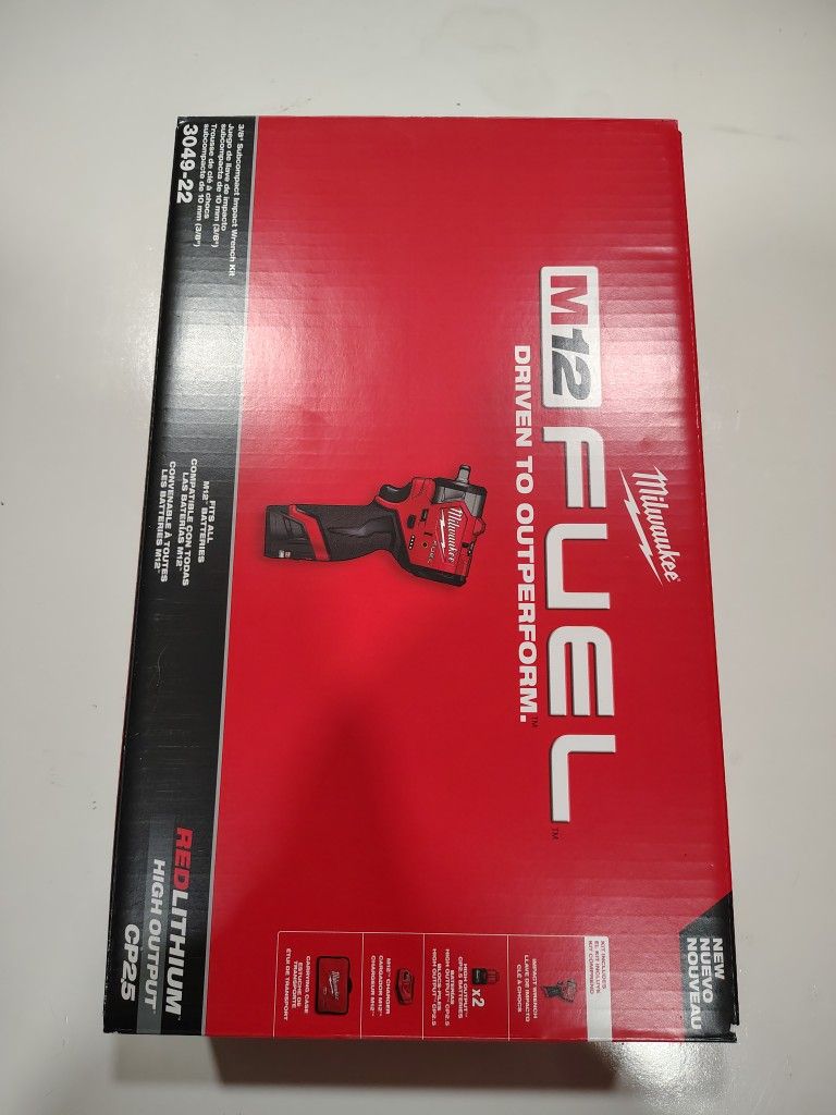 Milwaukee M12 3/8 Impact Wrench With 2 Batteries And Charger