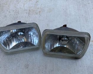 Toyota Pickup Headlights