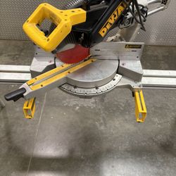 DeWalt Double Compound Miter Saw With Base 