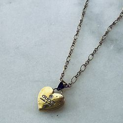 GG Gold Heart Pendant Necklace