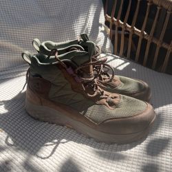 Waterproof Hiking Boots( women’s), Like New