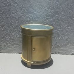Refurbished Gold Metal Round Accent Table with Mirrored Top 22"H x 22"W