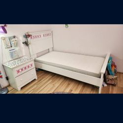 Girl Bedroom Set- $175