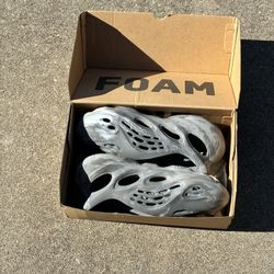 Yeezy Foam Runner - black and white trainers #YeezyFoamRunner