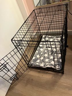 Dog crate with cover and two  mats