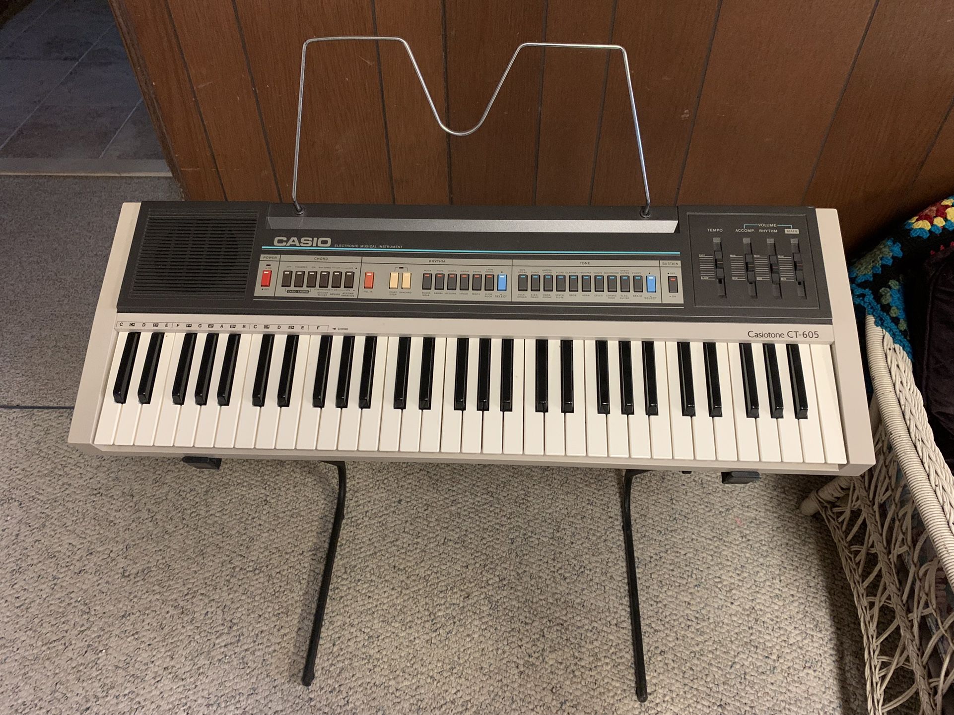 Casio CT-605 Keyboard