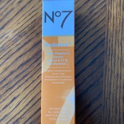 NWT No 7 Radiance + 15% Vitamin C Serum