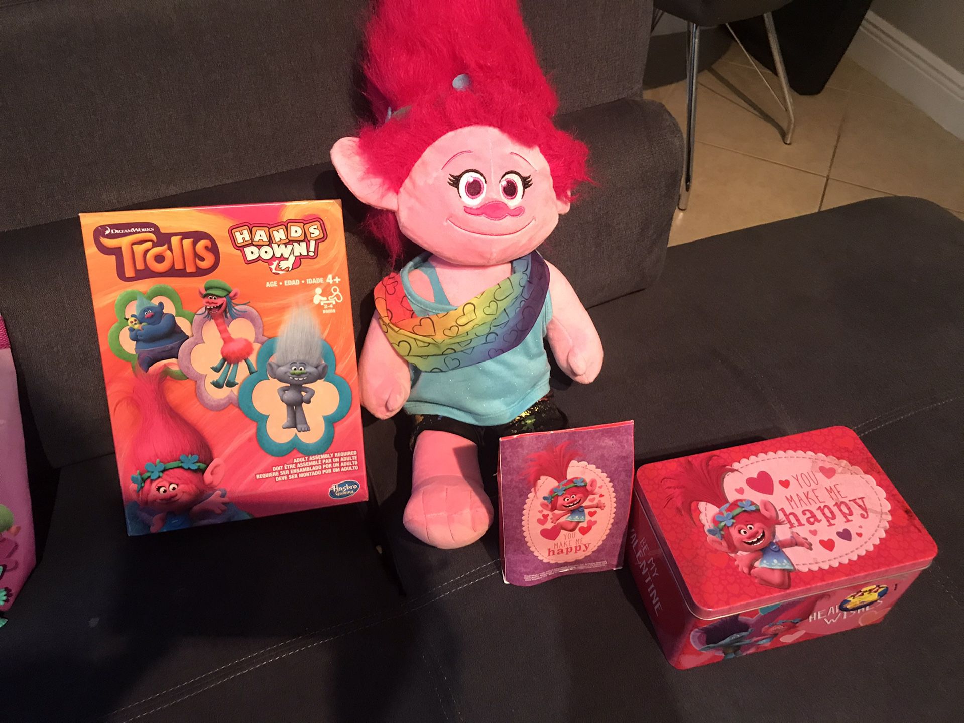 Trolls set -singing Poppy, puzzle, game and keepsake box