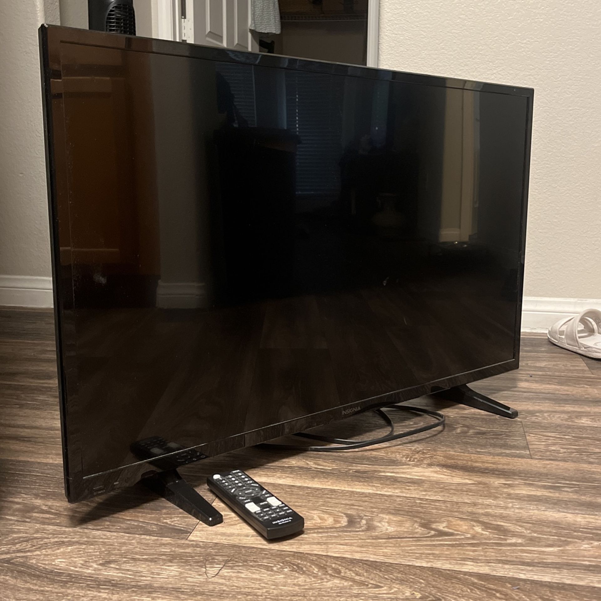 35 Inch Flat screen TV