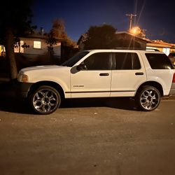 2004 Ford Explorer