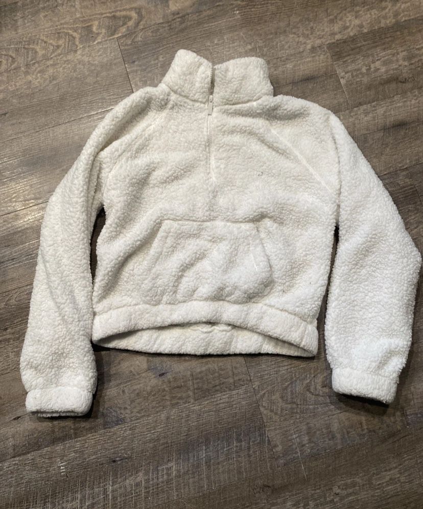 Aero Medium White Fleece Zip Up Pullover. Gently Used.