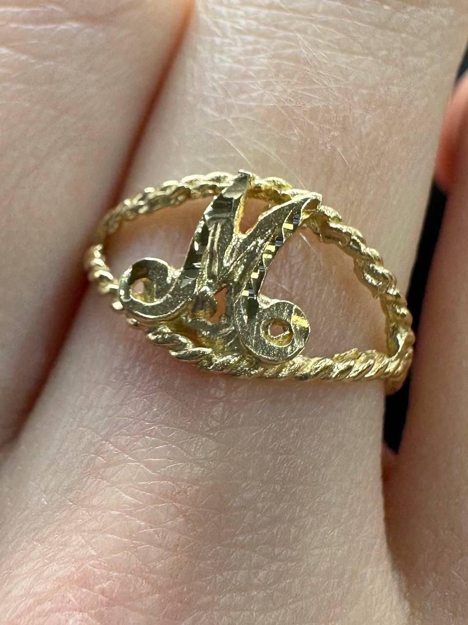 14k solid yellow gold “M” letter rope ring size 6