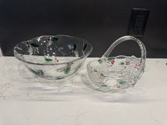 Mikasa Holly Holiday Vintage Glass Bowl Set And Basket