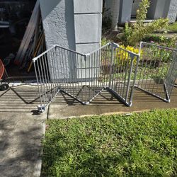 8 Panel Pet Gate