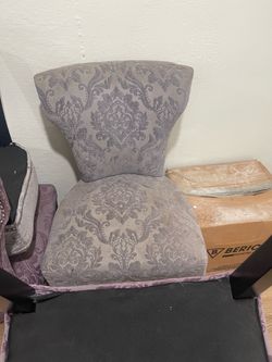 4 Table Chairs