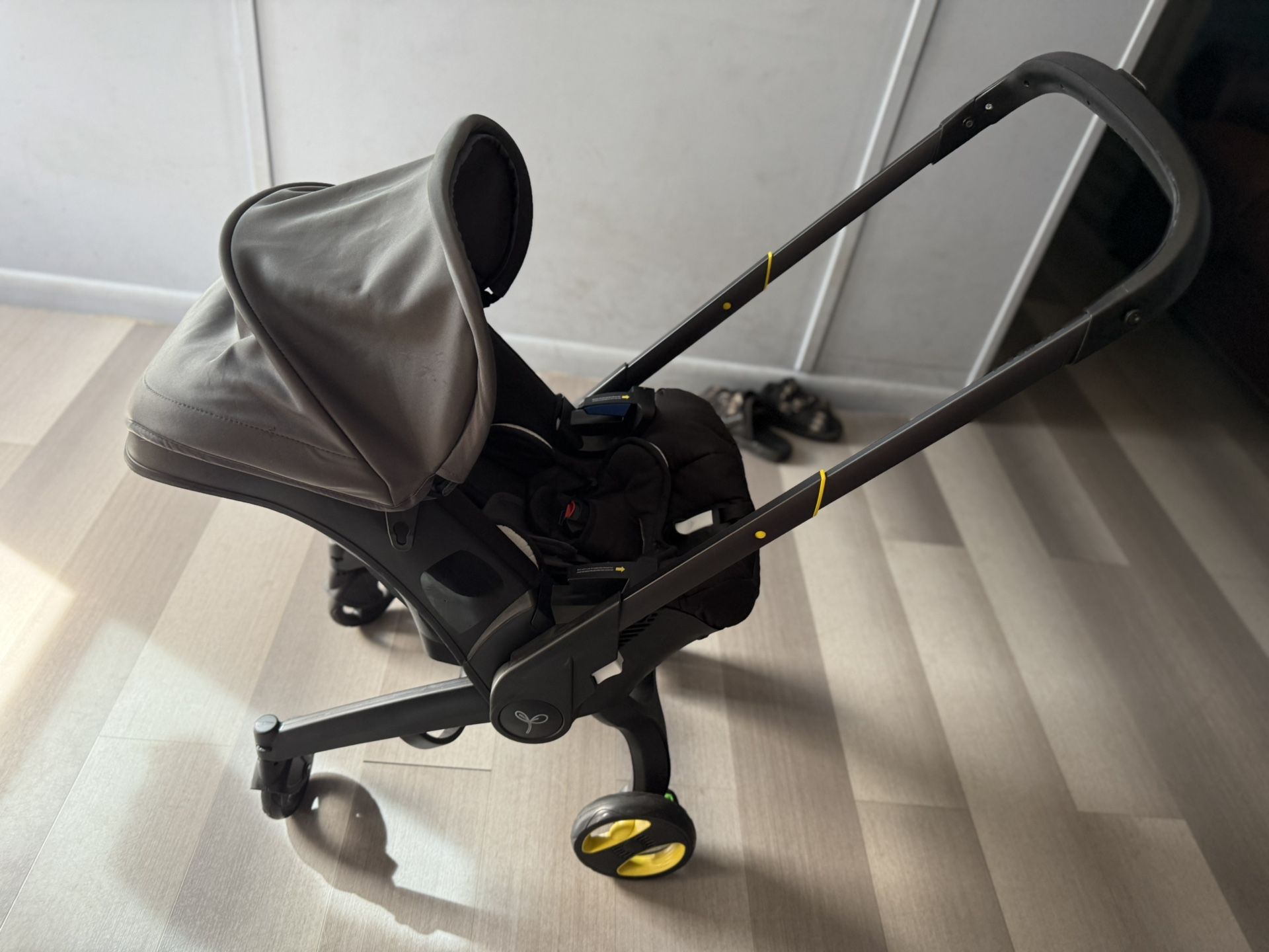 Convertible Stroller / Car Seat