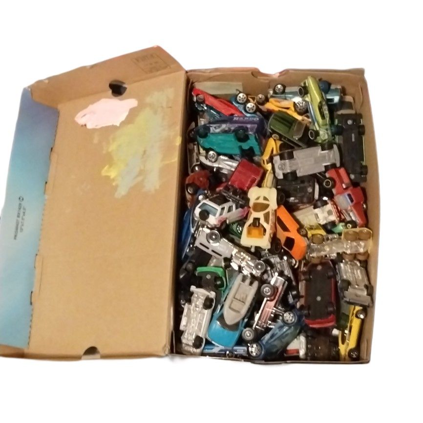 Shoebox Full Of Hotwheels , matchbox, Ect 
