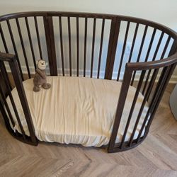 Stokke Sleepi  Oval Crib Converterable To Toddler Bed